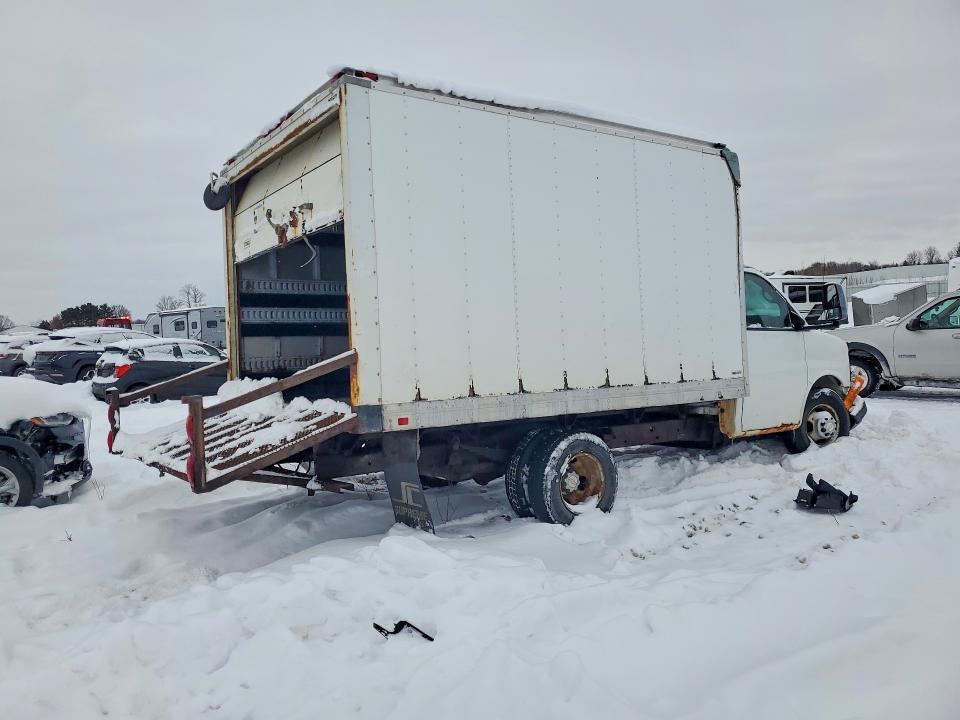 2012 Chevrolet Express BOX Truck