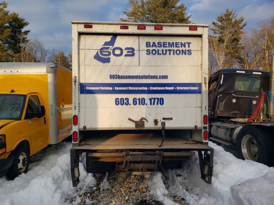 2000 Isuzu Npr box Truck