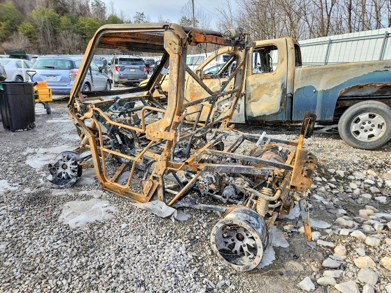 2022 Can-Am 2022 Canam Defender x Utility Vehicle