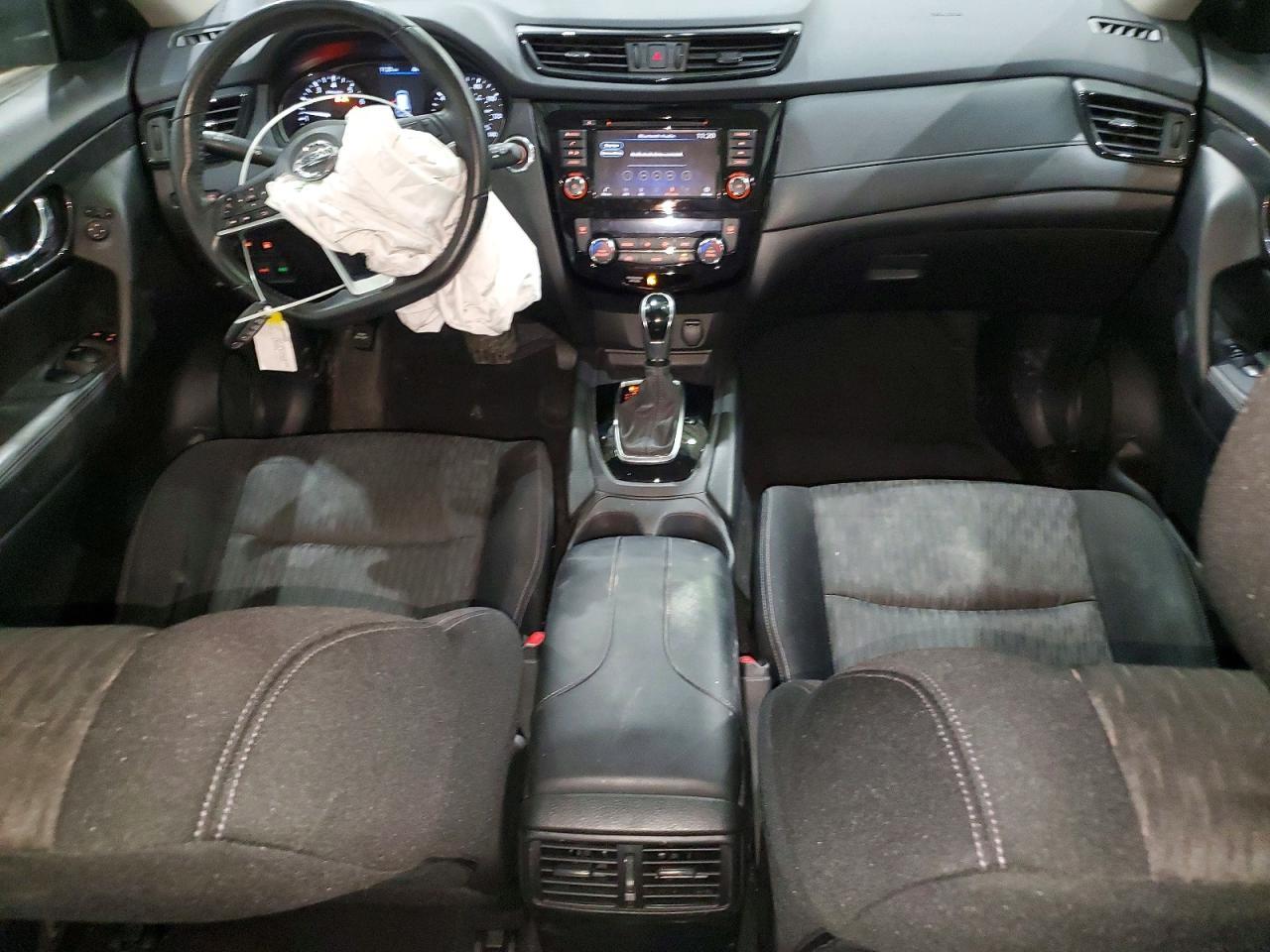 2019 Nissan Rogue sv