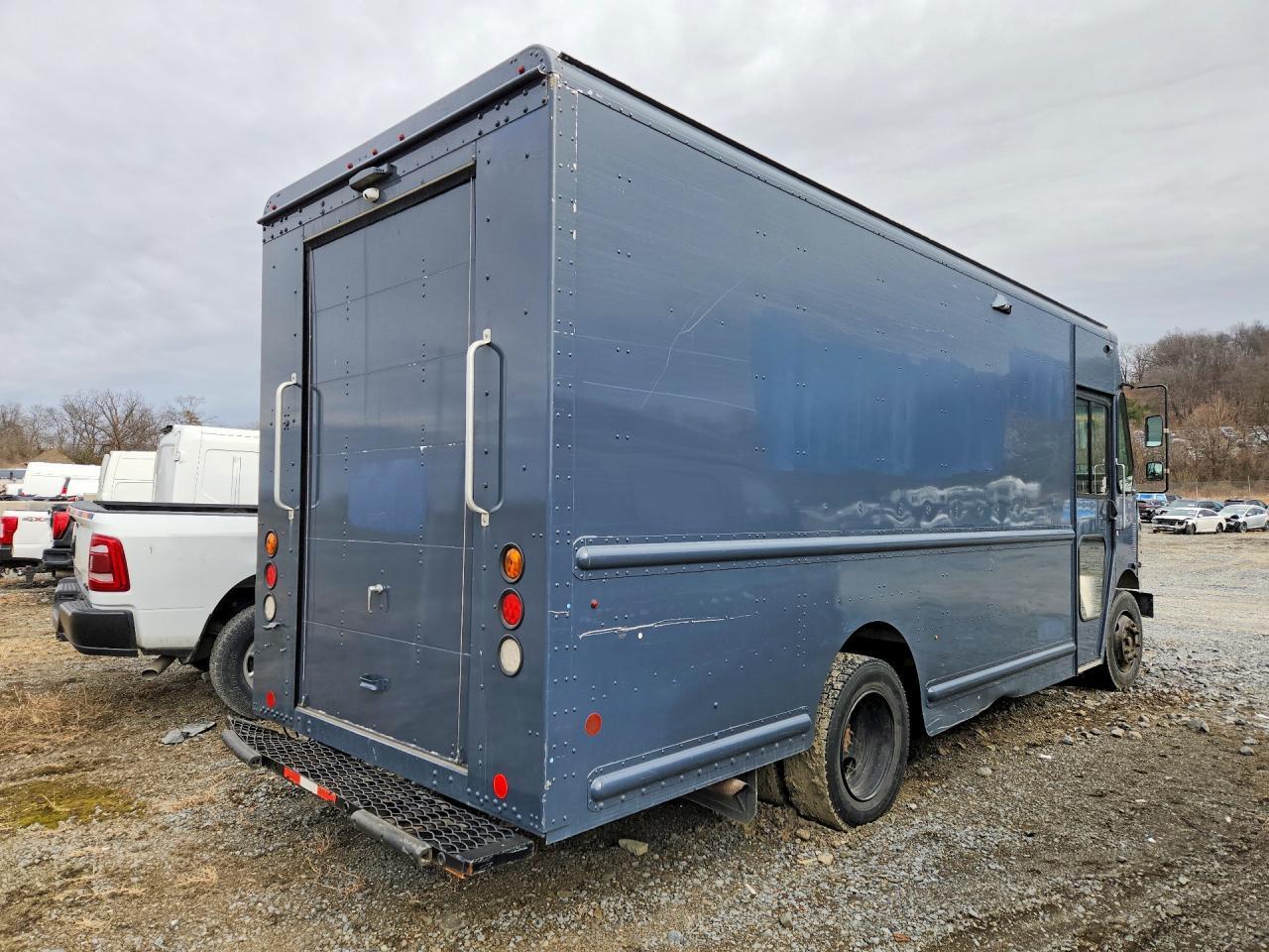 2021 Freightliner MT45G Chassis Delivery Truck