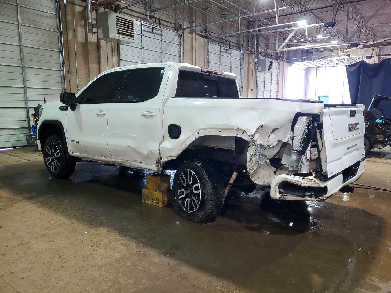 2022 GMC Sierra Limited K1500 AT4