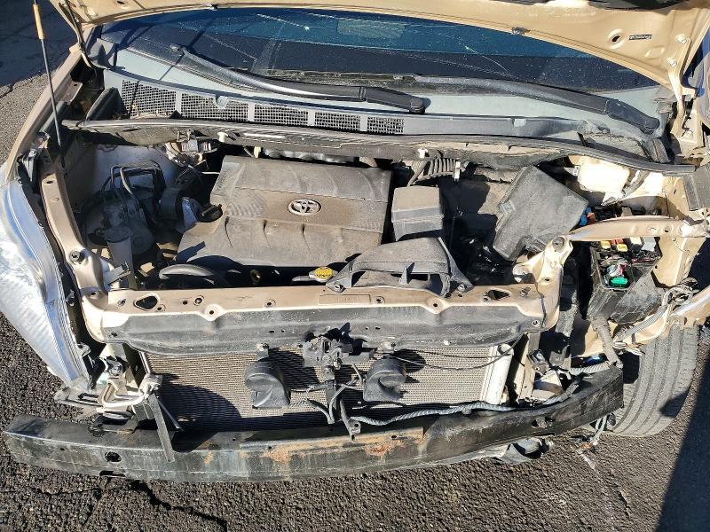 2011 Toyota Sienna le