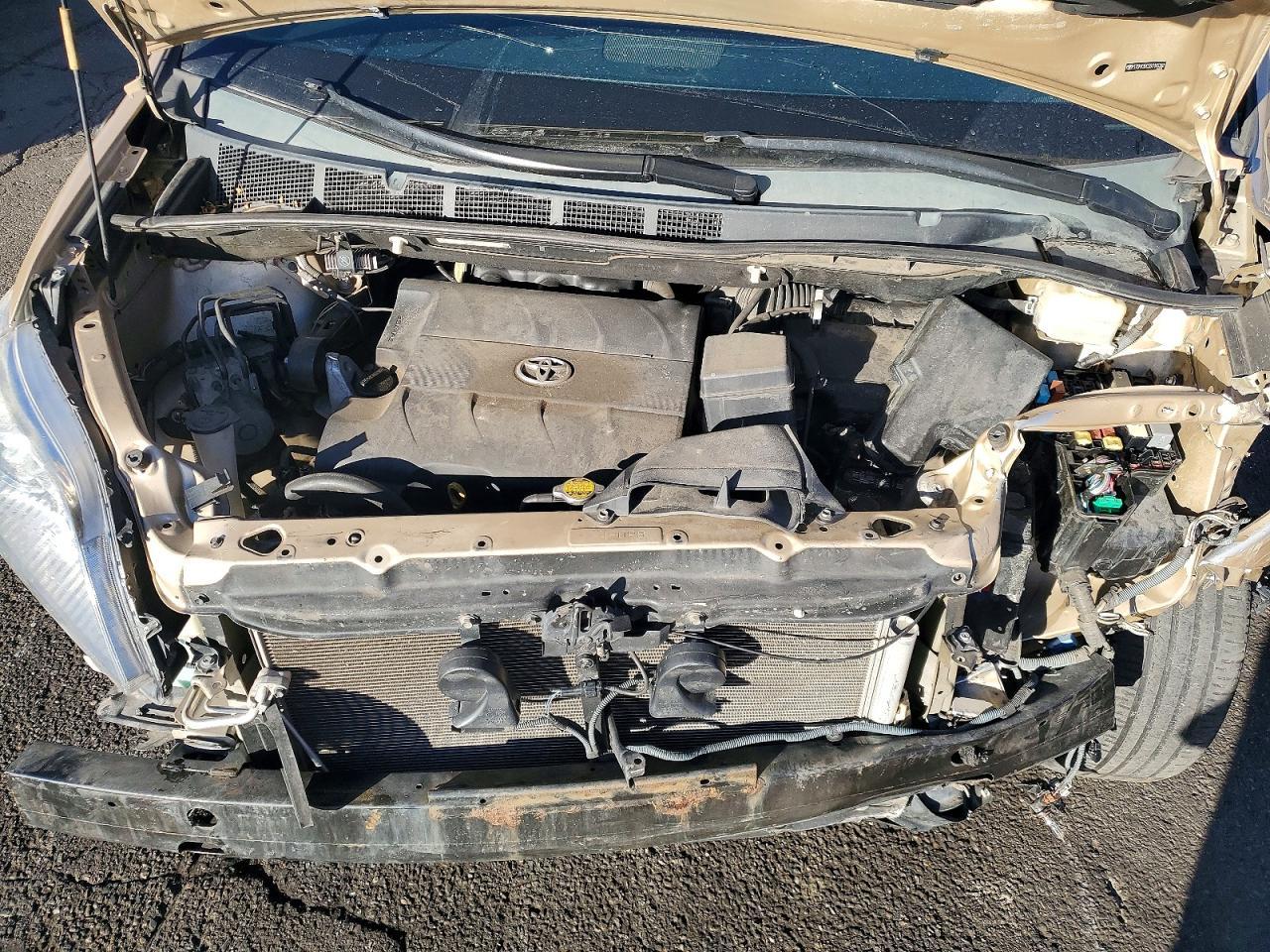 2011 Toyota Sienna le