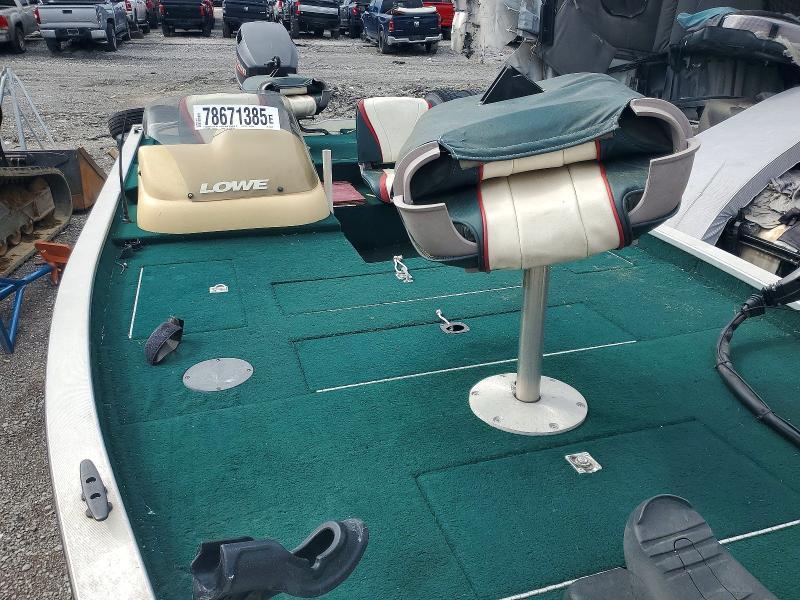 1999 Lowe Boat