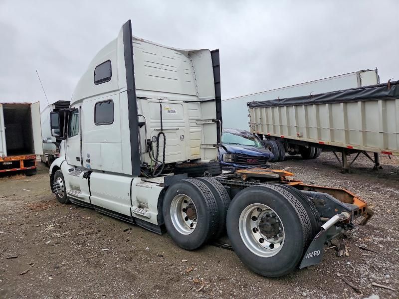 2022 Volvo VNL Semi Truck