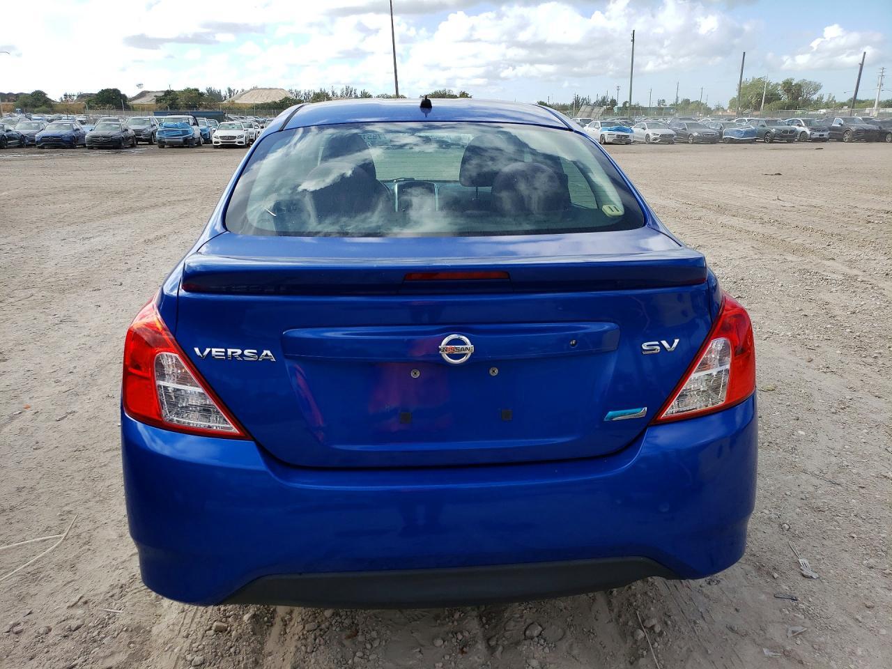 2015 Nissan Versa s