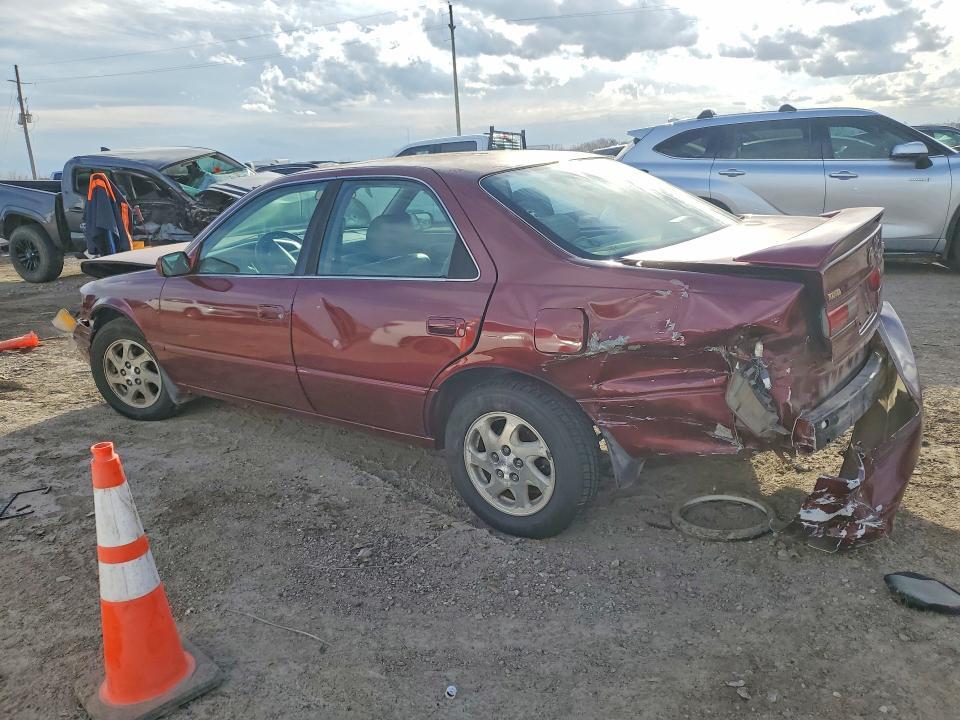 1999 Toyota Camry le