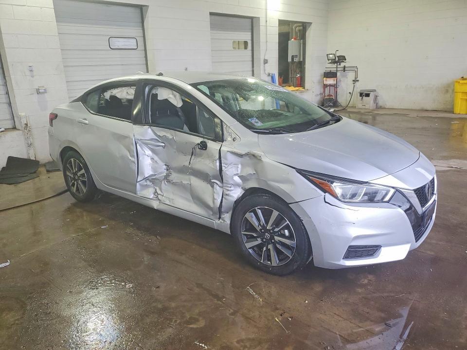 2020 Nissan Versa sv