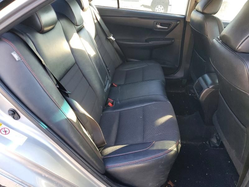 2016 Toyota Camry le