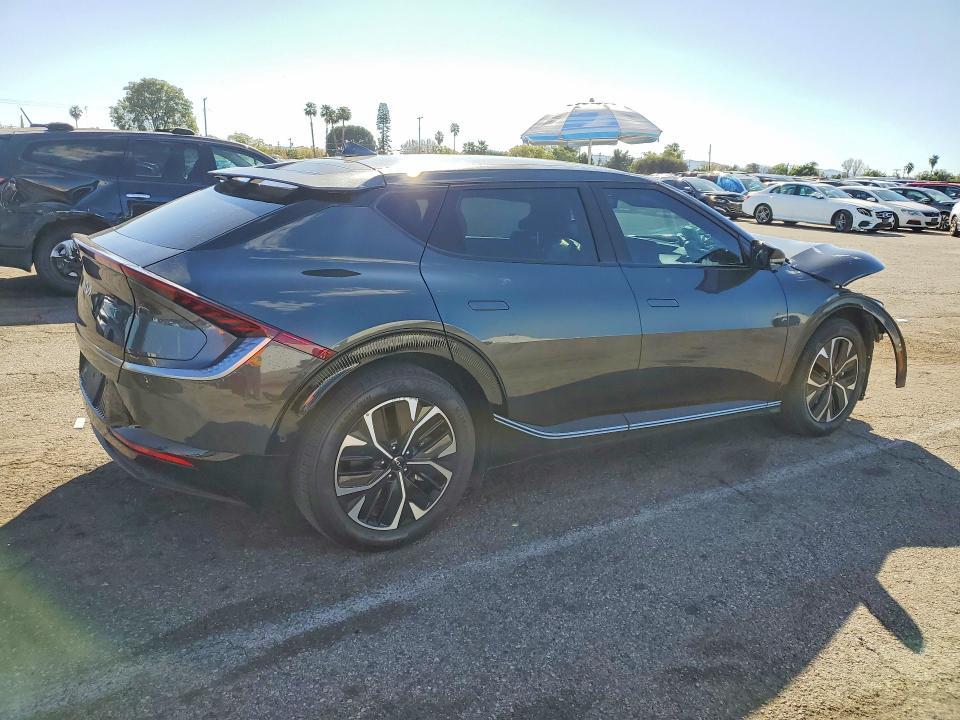 2023 KIA EV6 Light