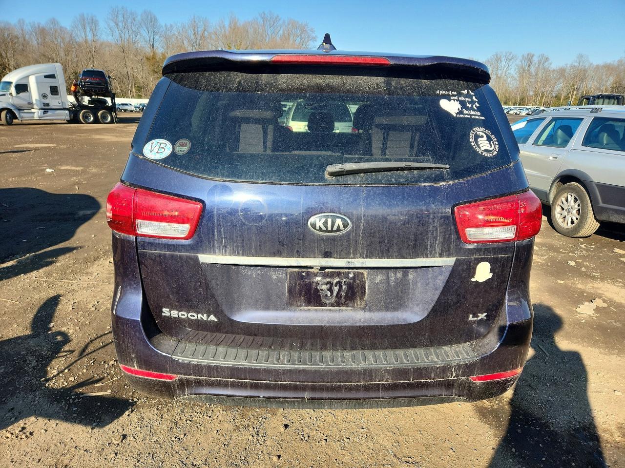 2018 KIA Sedona lx