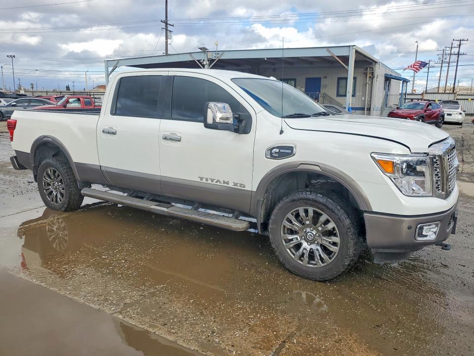 2016 Nissan Titan xd sl