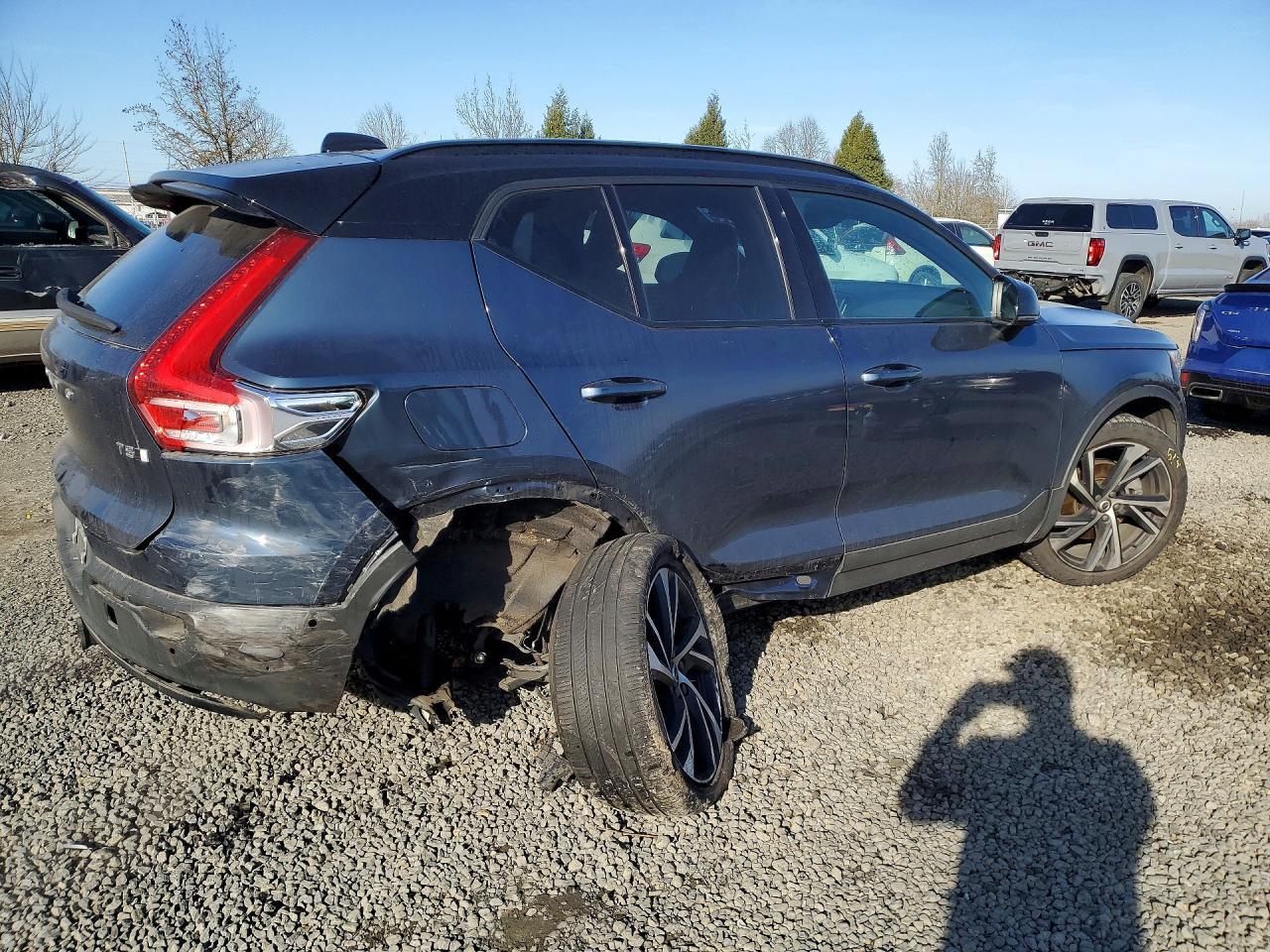 2022 Volvo Xc40 T5 R-design