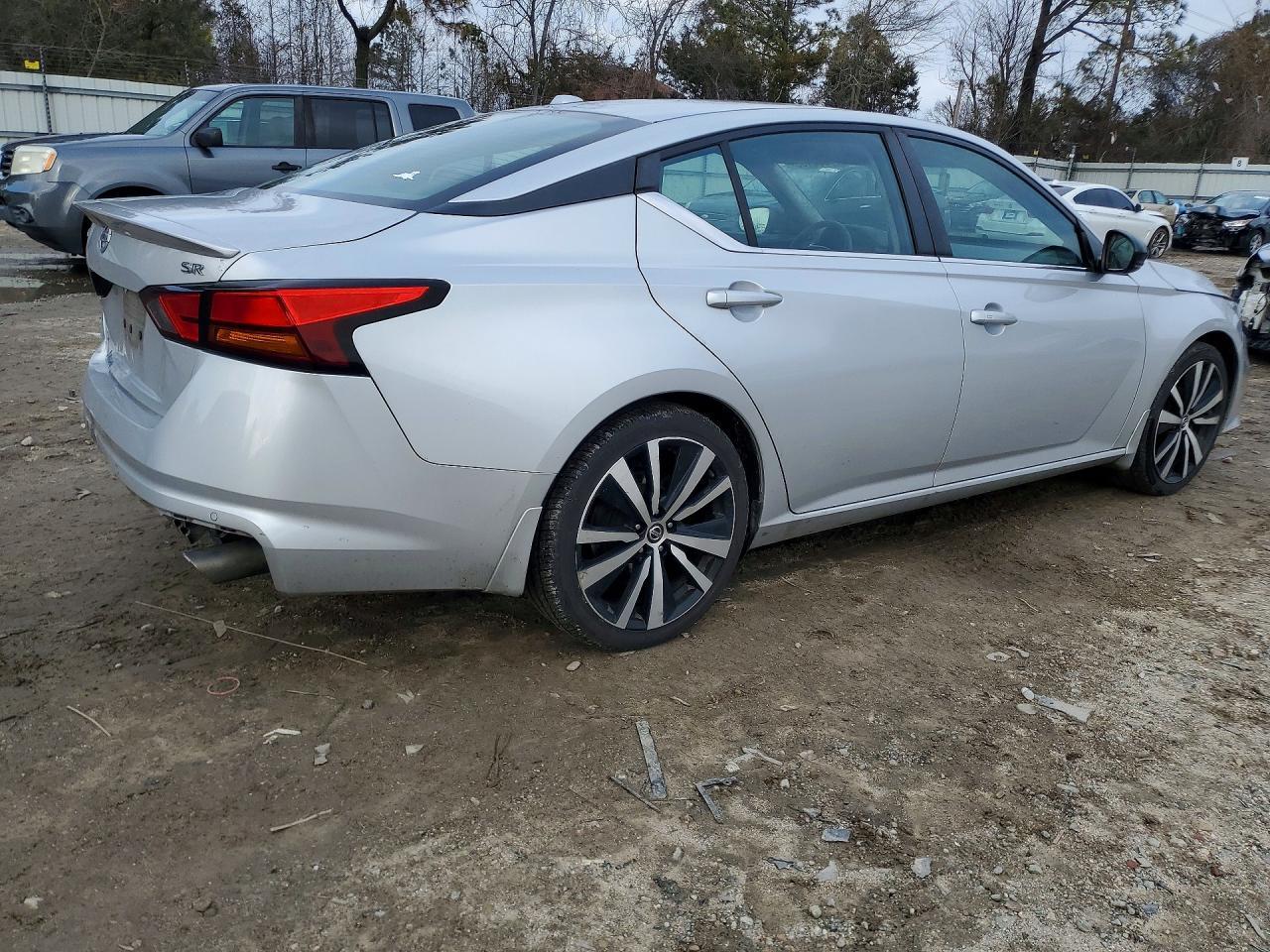 2020 Nissan Altima sr