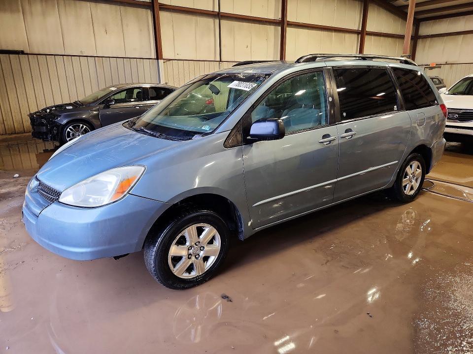 2005 Toyota Sienna le 7 Passenger