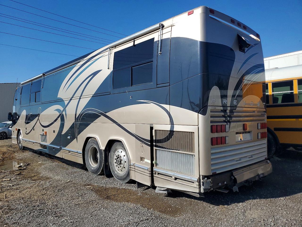 2000 Prevost Bus
