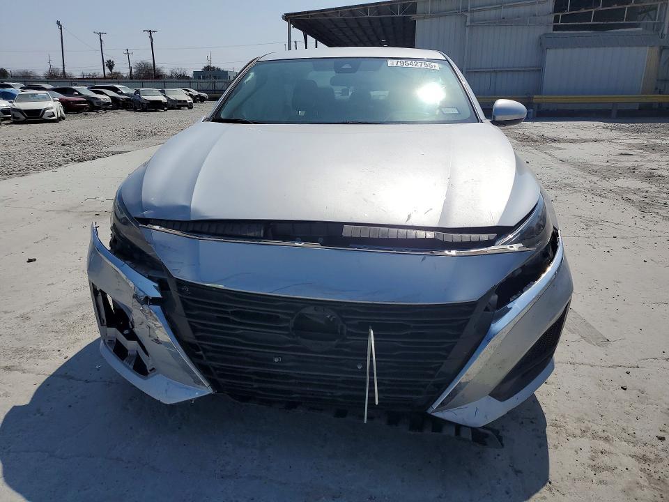 2023 Niss Altima