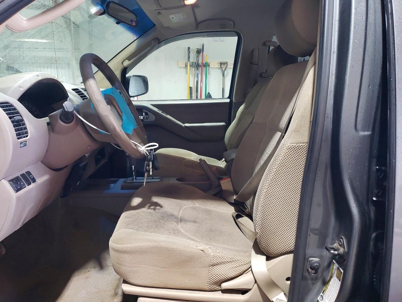 2008 Nissan Frontier Crew cab le