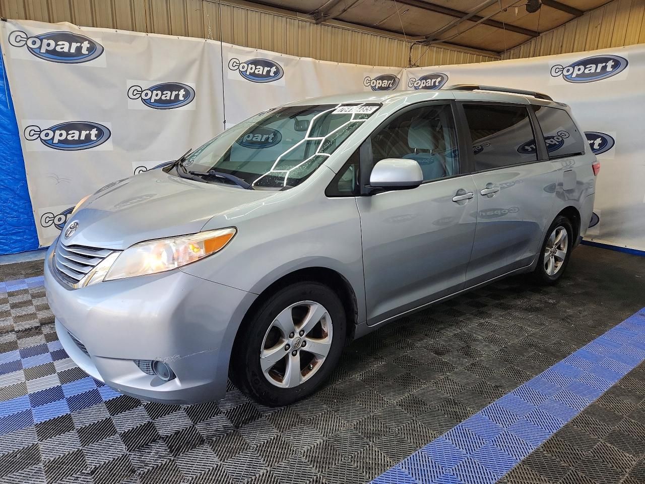 2017 Toyota Sienna le
