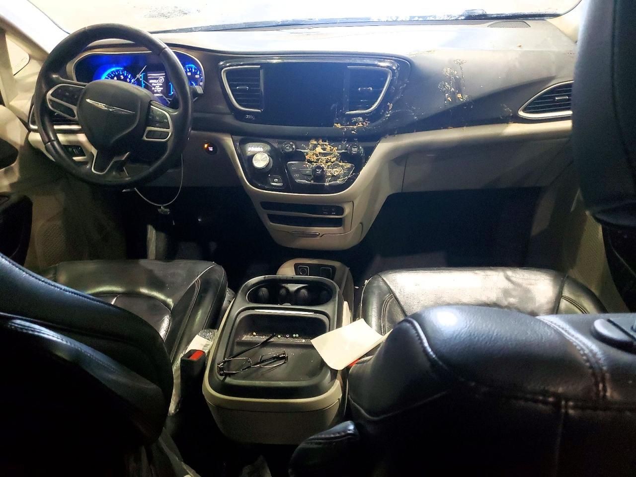 2017 Chrysler Pacifica Touring l