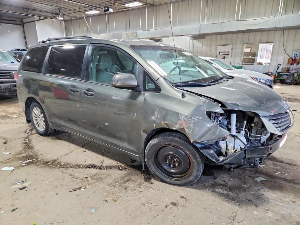 2012 Toyota Sienna xle