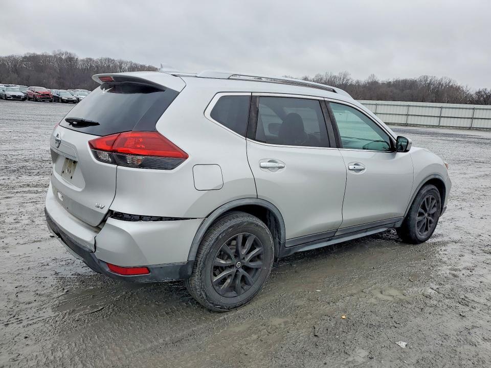 2018 Nissan Rogue sv