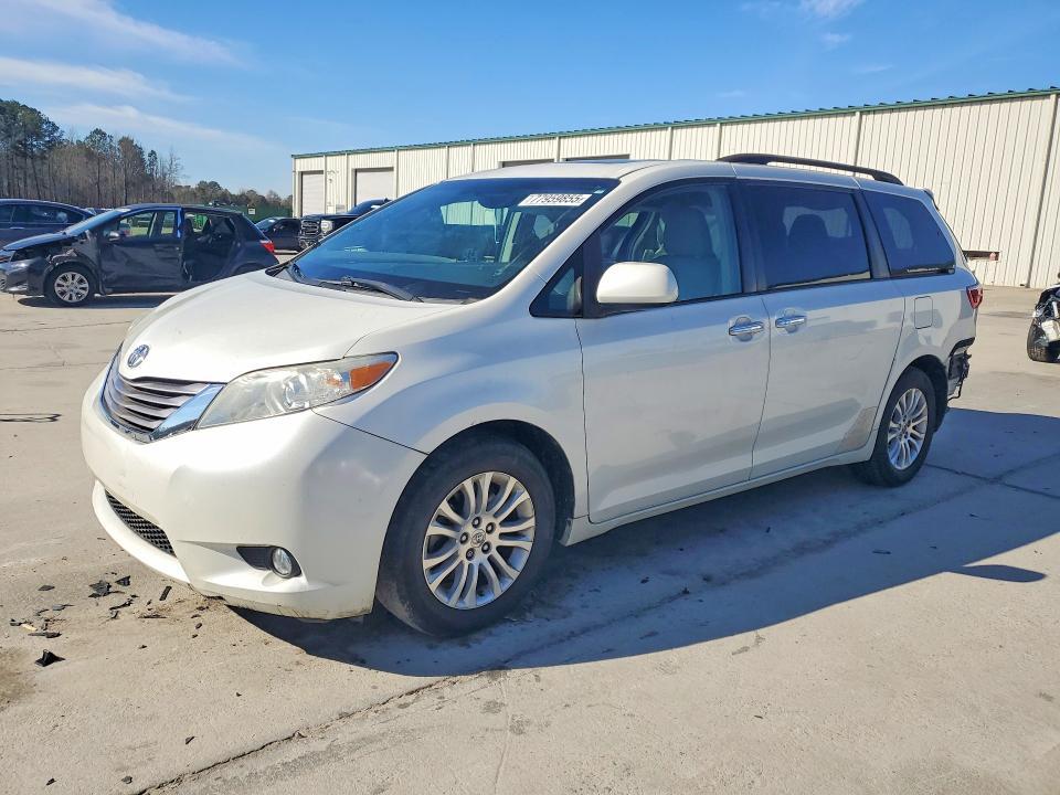 2016 Toyota Sienna