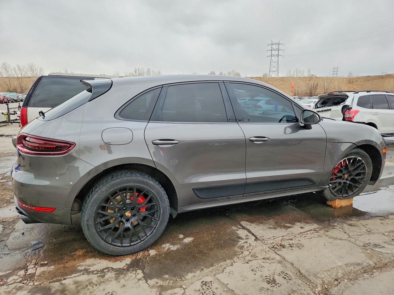 2018 Porsche Macan gts