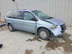 2005 Chrysler Town & Country lx