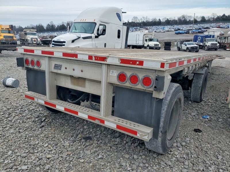 2020 East Manufacturing Trailer