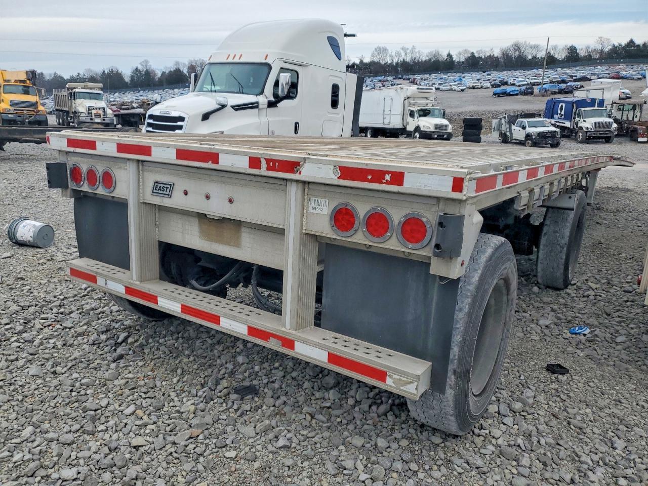 2020 East Manufacturing Trailer