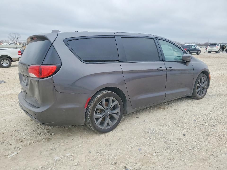 2019 Chrysler Pacifica Touring Plus