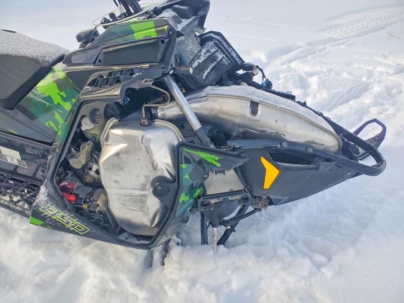 2022 Polaris Indy VR1