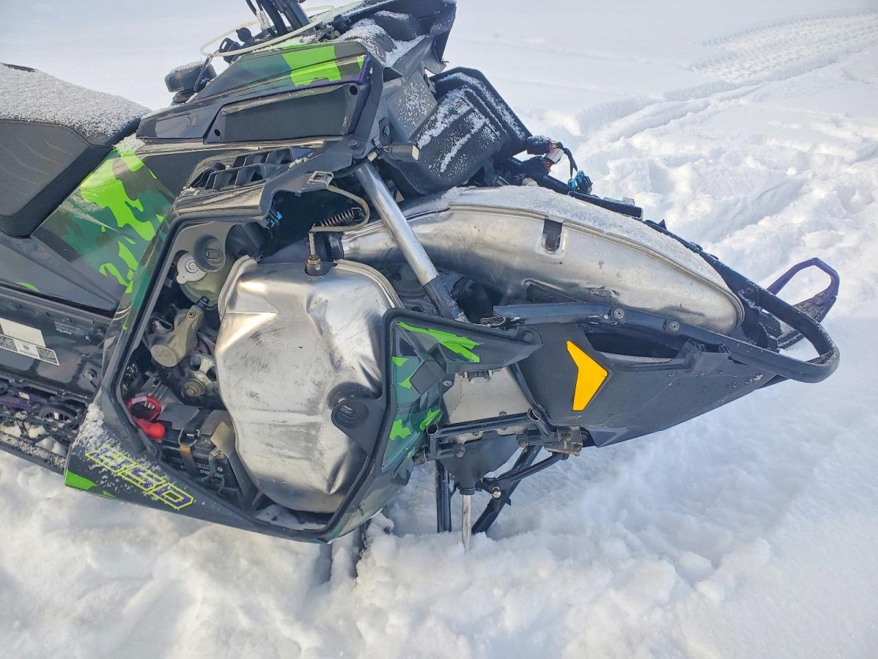 2022 Polaris Indy VR1