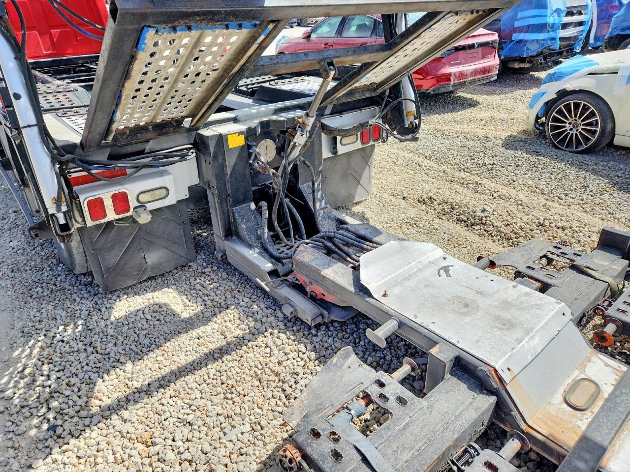 2007 Sterling LC Car HAU-Semi Truck