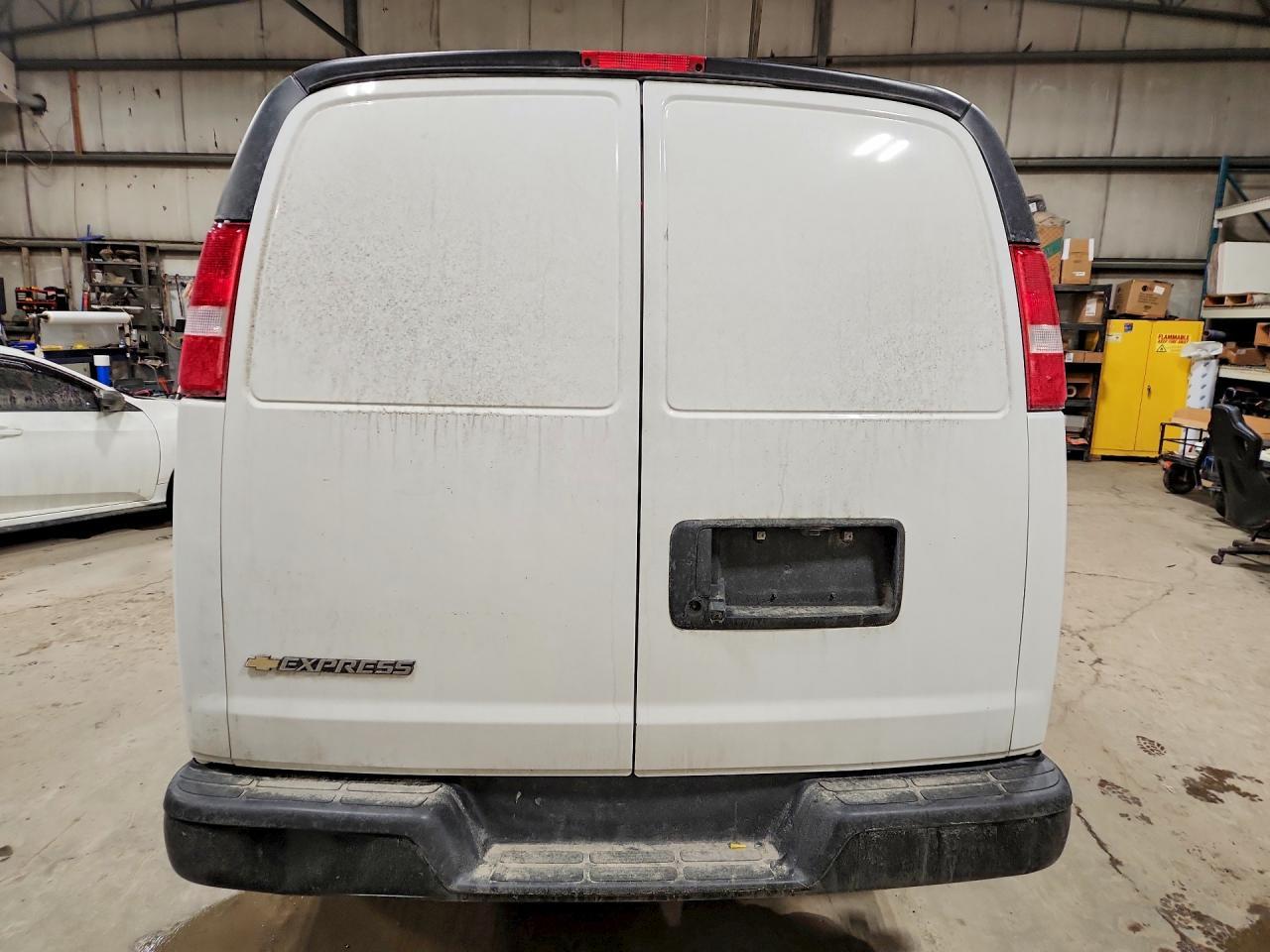2022 Chevrolet Express G2500