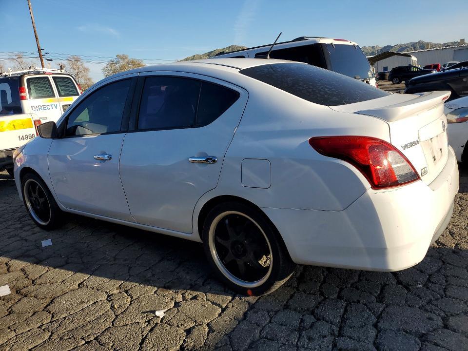 2015 Nissan Versa 1.6 sv