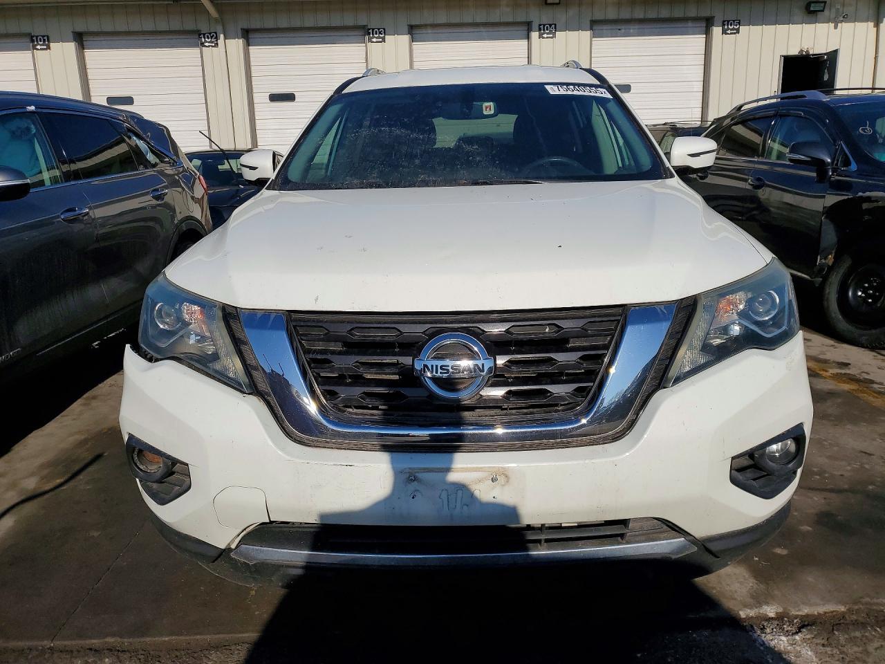 2017 Nissan Pathfinder s