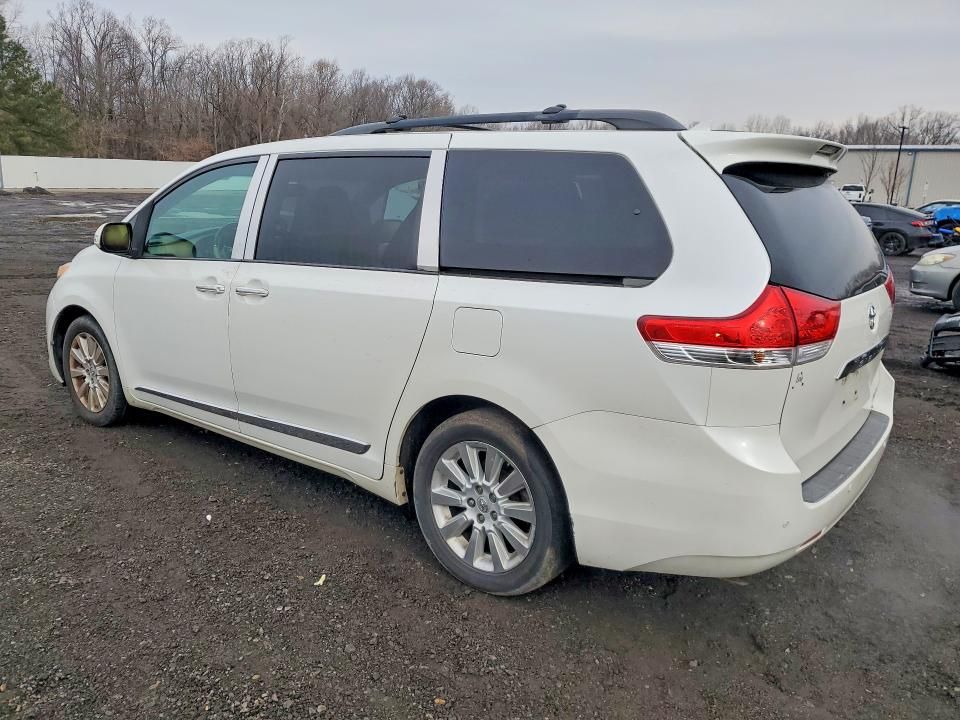 2013 Toyota Sienna xle