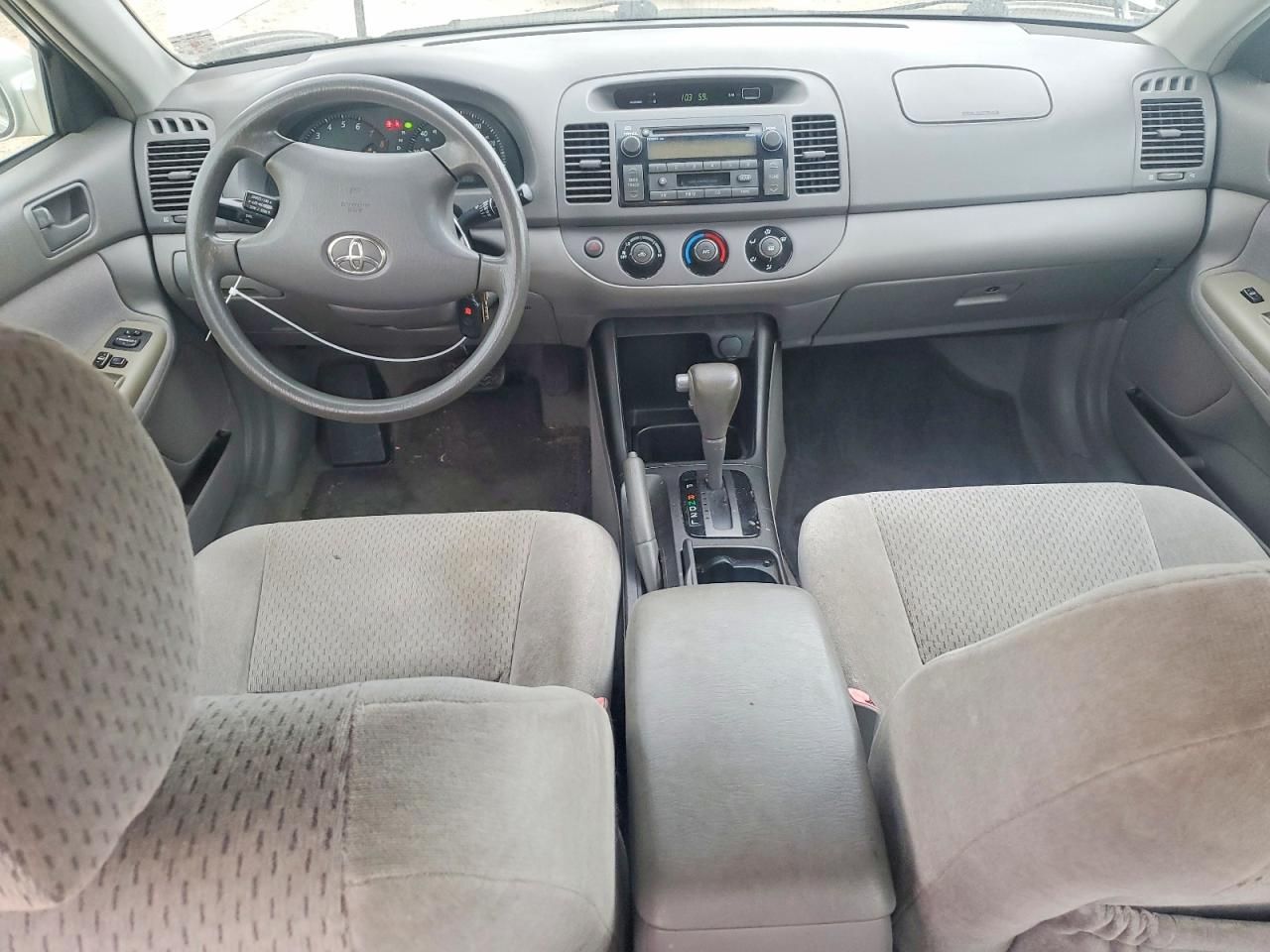 2004 Toyota Camry le