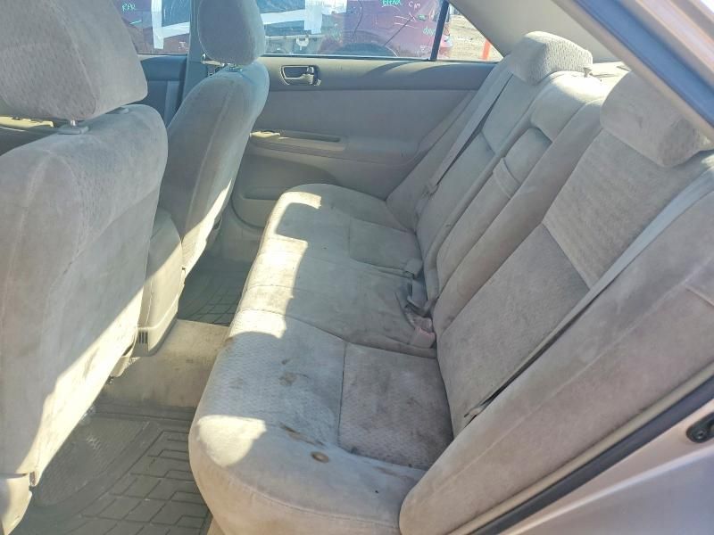 2002 Toyota Camry le