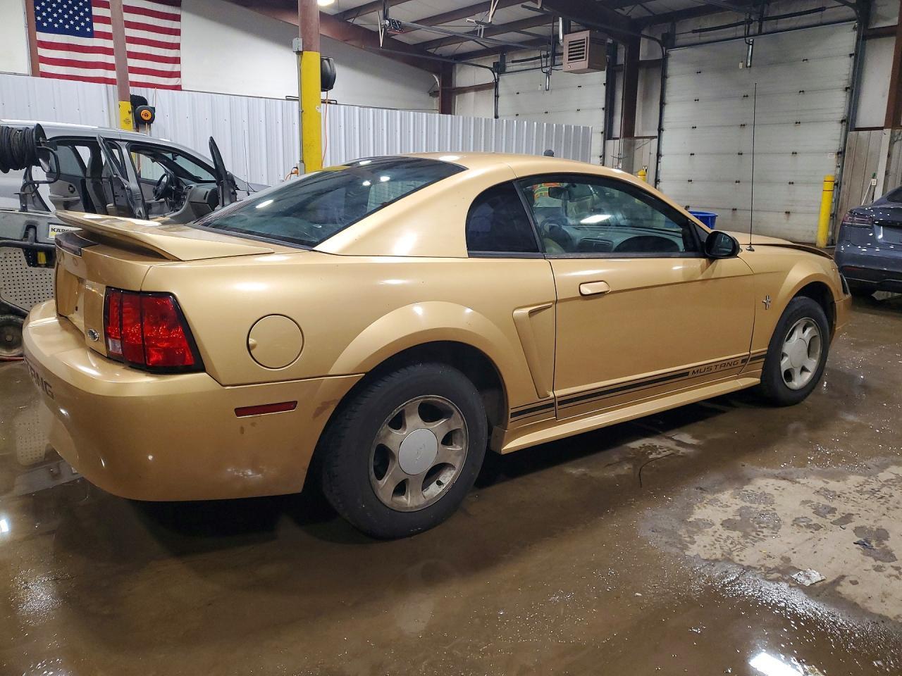 2000 Ford Mustang