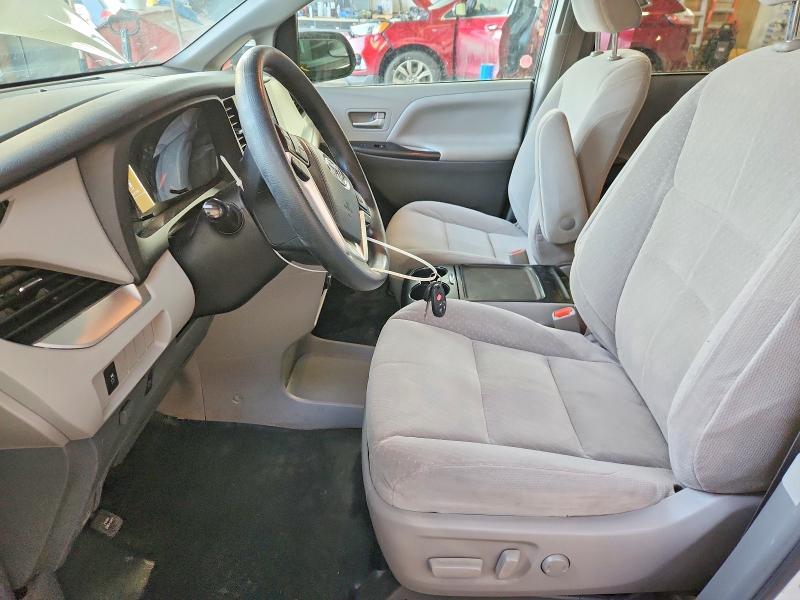 2017 Toyota Sienna le 8-passenger