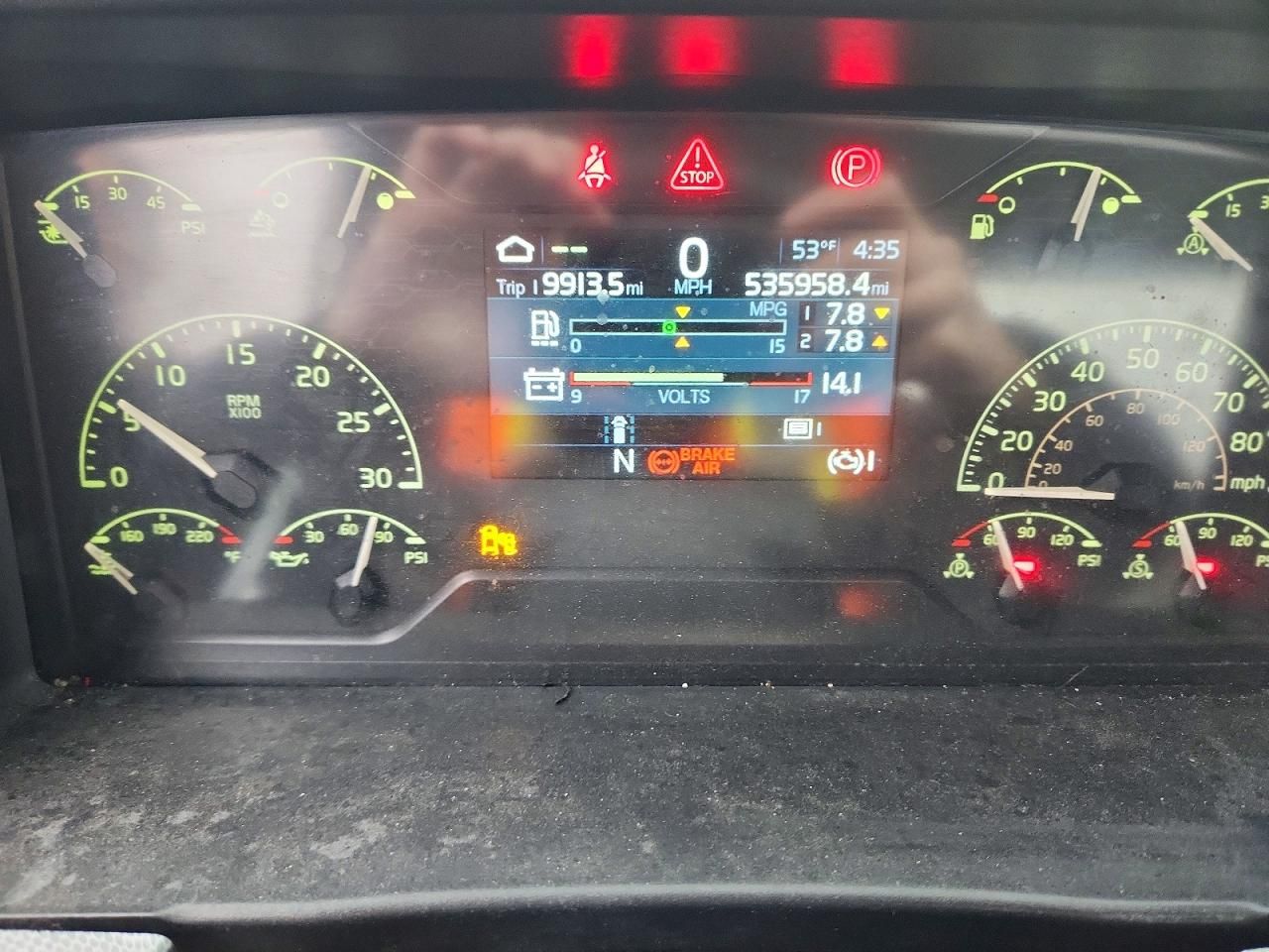 2020 Volvo VNR Semi Truck