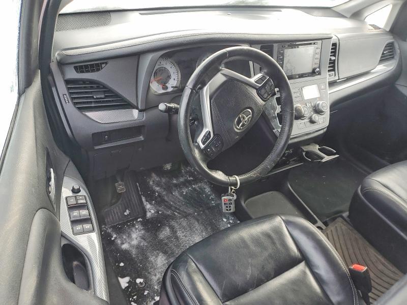 2019 Toyota Sienna se