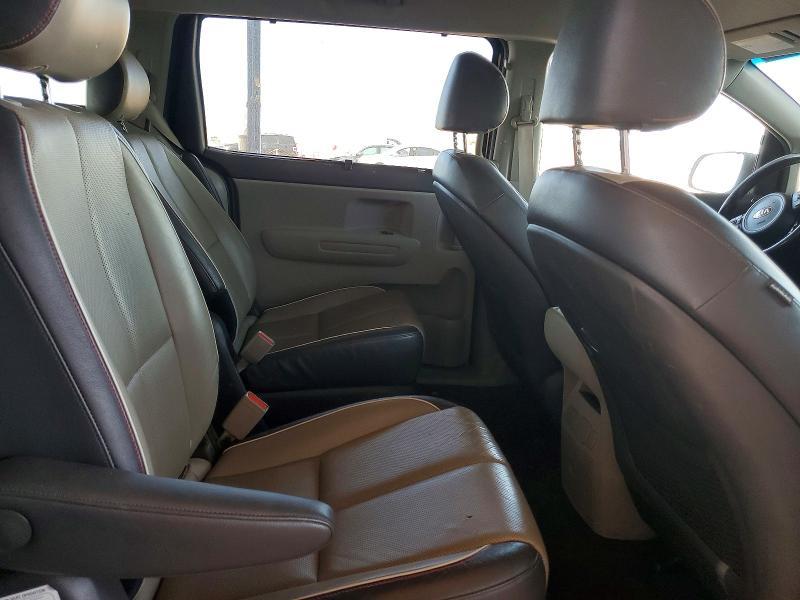 2017 KIA Sedona lx