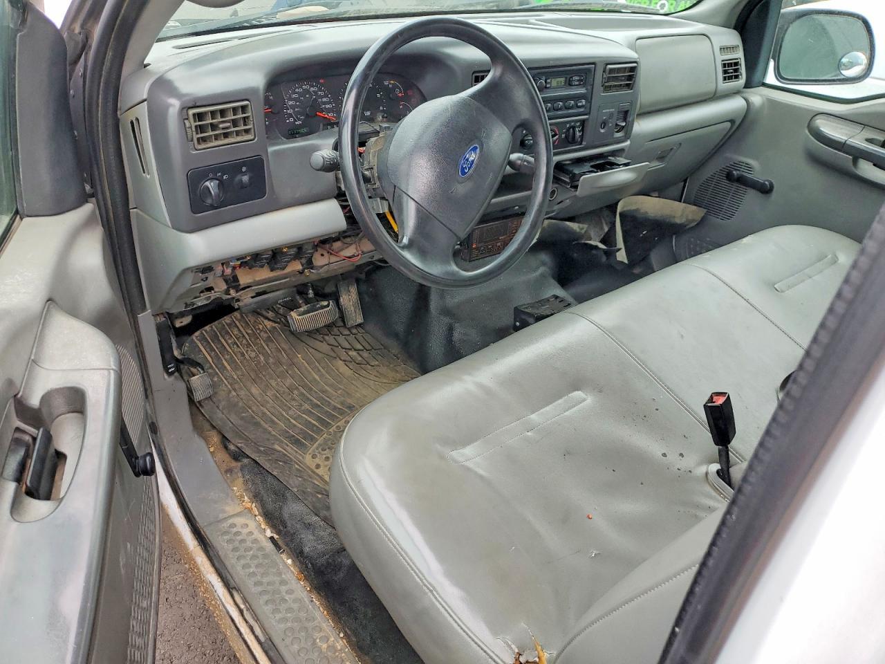 2003 Ford F250 Super Duty Flatbed Truck