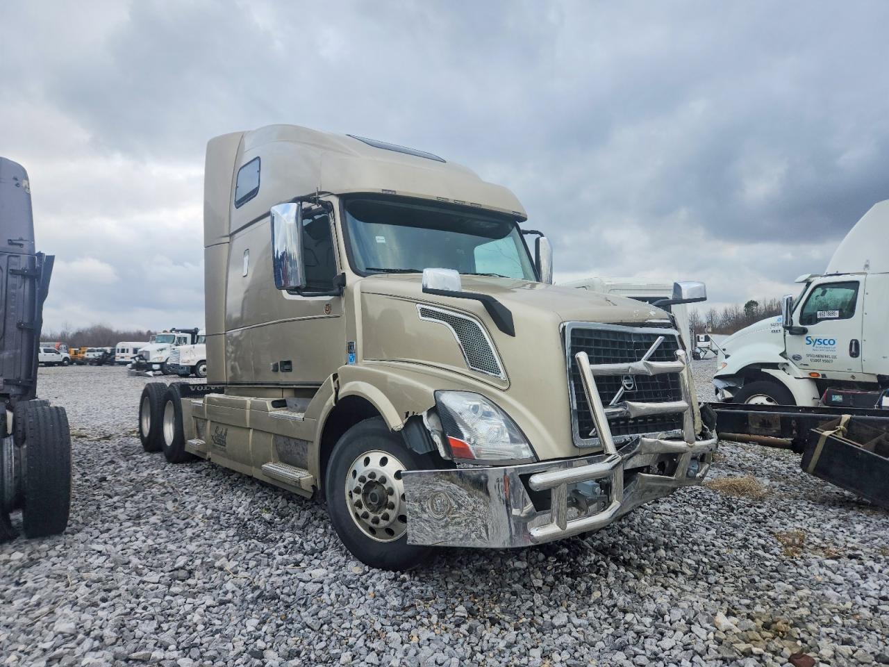 2015 Volvo VNL Semi Truck
