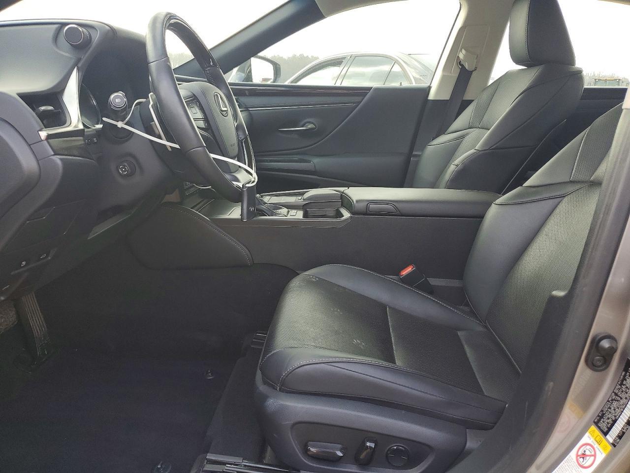 2019 Lexus Es 300h Base